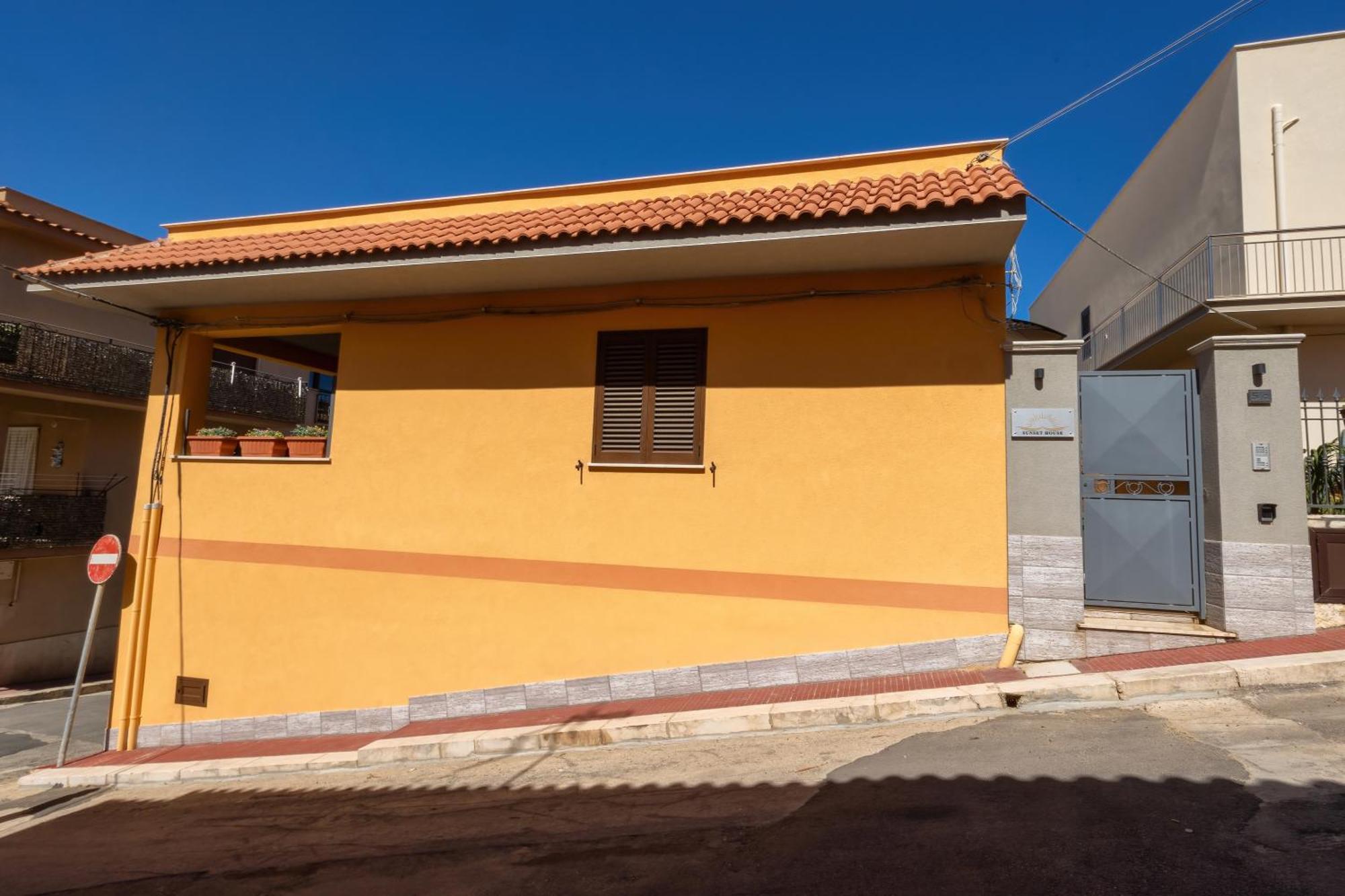 Sunset House Bed & Breakfast Balestrate Bagian luar foto